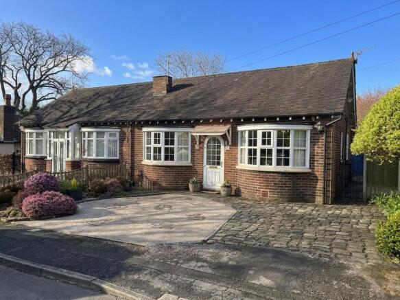 2 bed property, in Falls Grove, £375,000