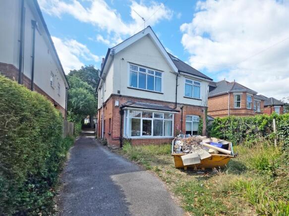 6 bed property, in Lowther Road, £700,000