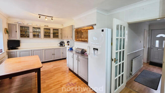 3 bed property, in Thellusson Avenue, £120,000