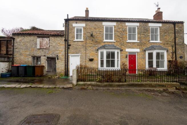 4 bed property, in The Green, £295,000