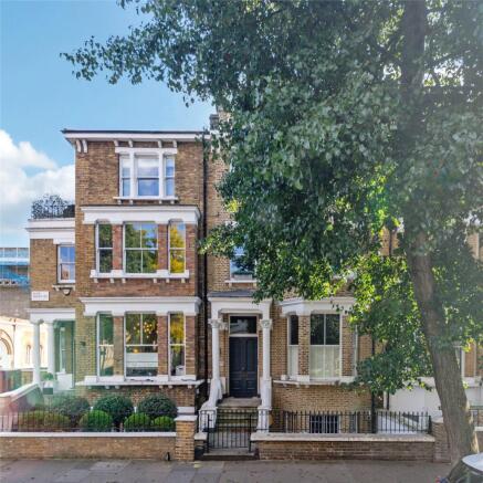 2 bed property, in Elgin Avenue, £650,000