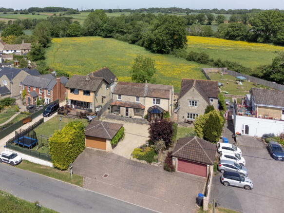 4 bed property, in Top Lane, £850,000