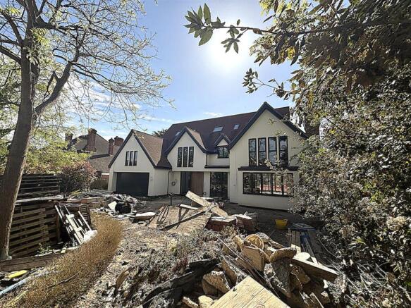5 bed property, in Hill Brow, £1,200,000