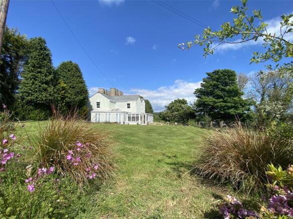 5 bed property, in Burngullow Lane, £580,000
