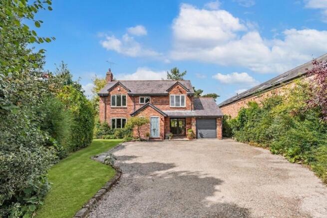 4 bed property, in High Street, £650,000