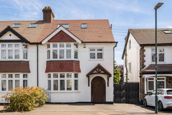 4 bed property, in Iberian Avenue, £700,000
