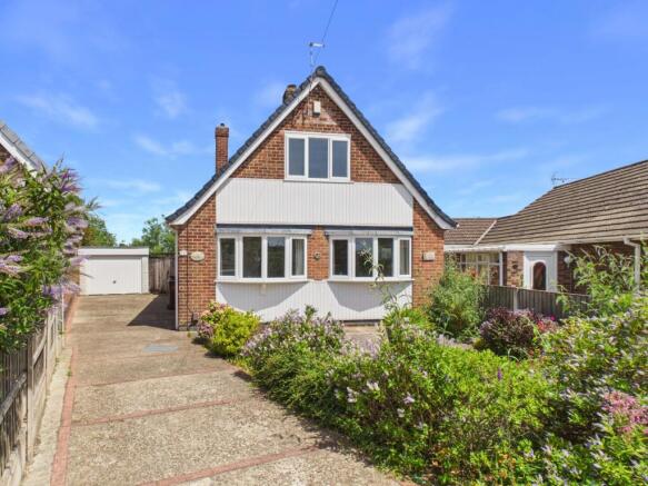 2 bed property, in Veronica Drive, £250,000
