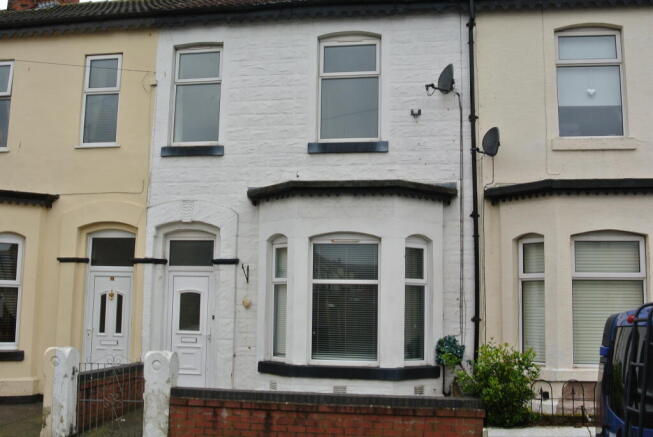 4 bed property, in Albany Road, £135,000