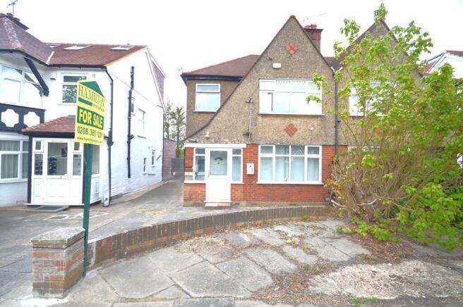 3 bed property, in Grasmere Avenue, £570,000