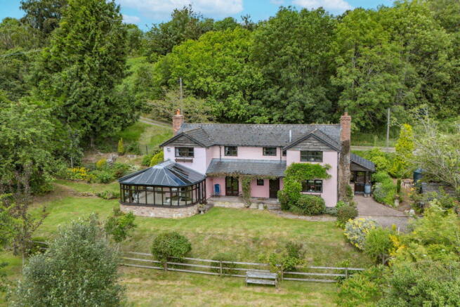 4 bed property, in Bringsty Common, £900,000