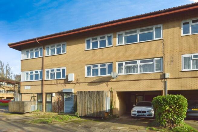 1 bed property, in Ramsons Avenue, £130,000
