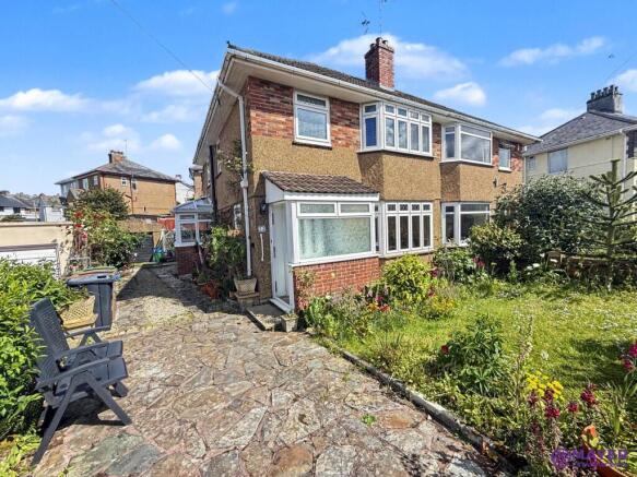 3 bed property, in Segrave Road, £265,000