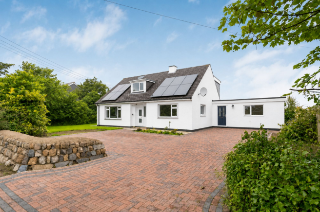 5 bed property, in Ruan Minor, £695,000