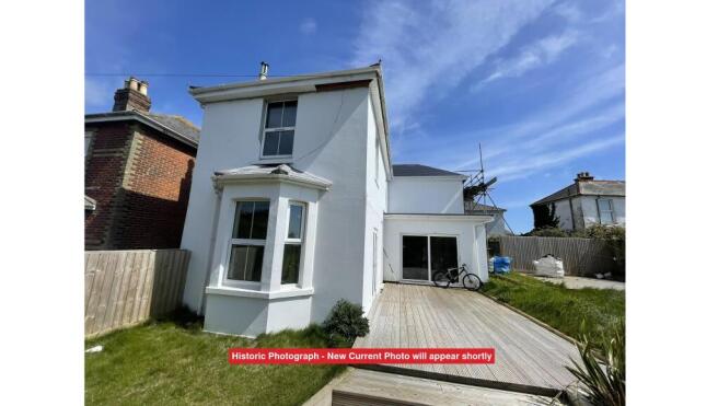 2 bed property, in 28 Newport Road, £135,000
