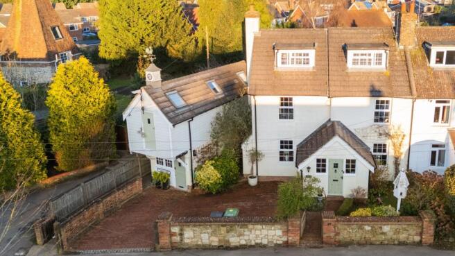 5 bed property, in Church Street, £650,000