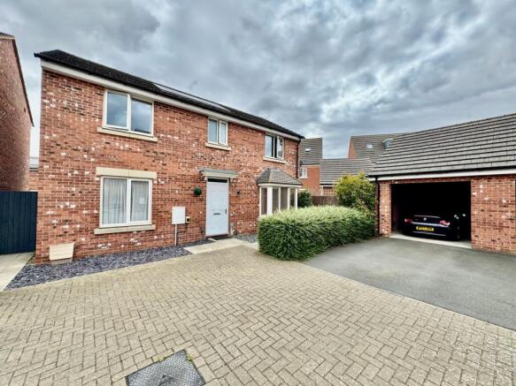 4 bed property, in Betournay Close, £420,000