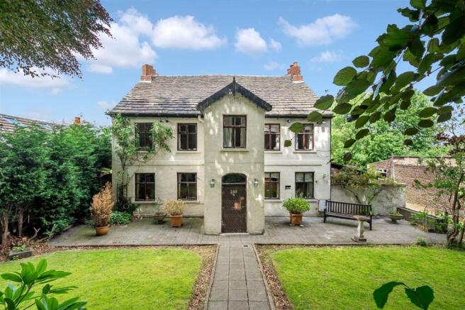 4 bed property, in Yew Tree Farmhouse, £675,000