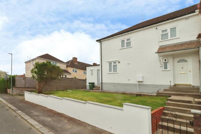 3 bed property, in Mulberry Drive, £325,000