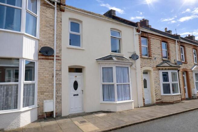 3 bed property, in Westbourne Grove, £230,000