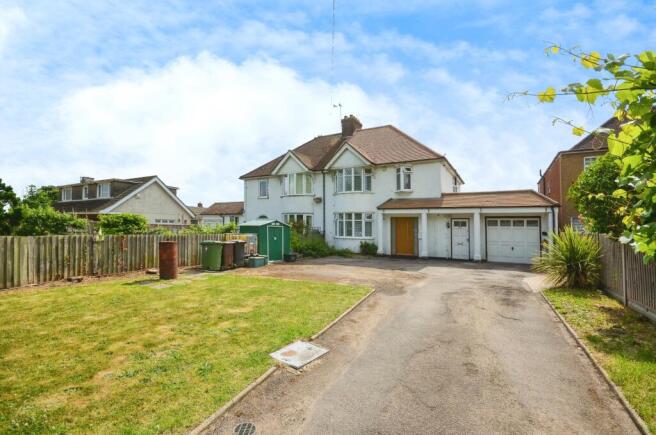 4 bed property, in High Street, £875,000