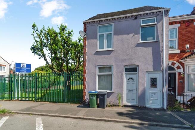 2 bed property, in Gospel Oak Road, £190,000