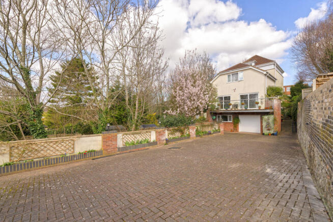 5 bed property, in Boxley Road, £650,000