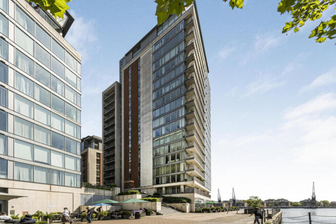 3 bed property, in Western Gateway, £600,000