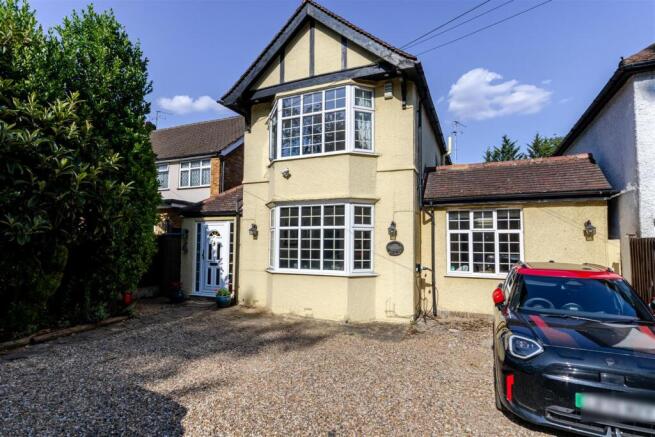 4 bed property, in Brookshill, £1,250,000