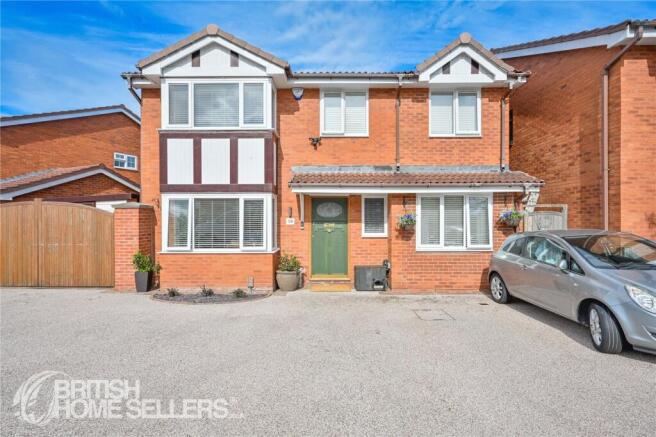 6 bed property, in Coniston Drive, £475,000