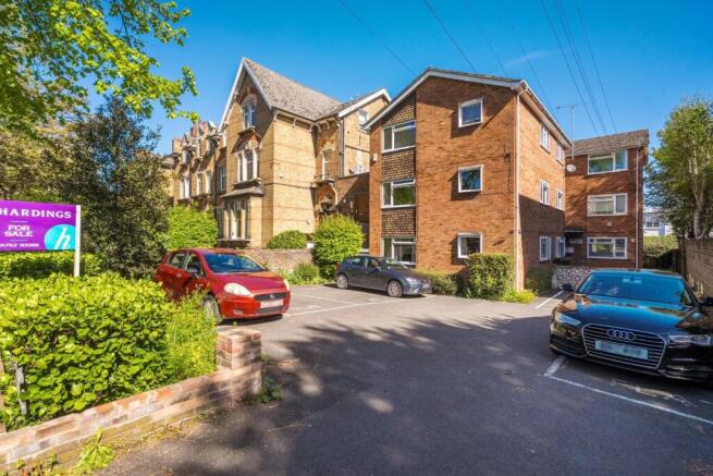 2 bed property, in 94 Osborne Road, £310,000