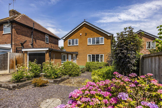 3 bed property, in St Marys Way, £280,000