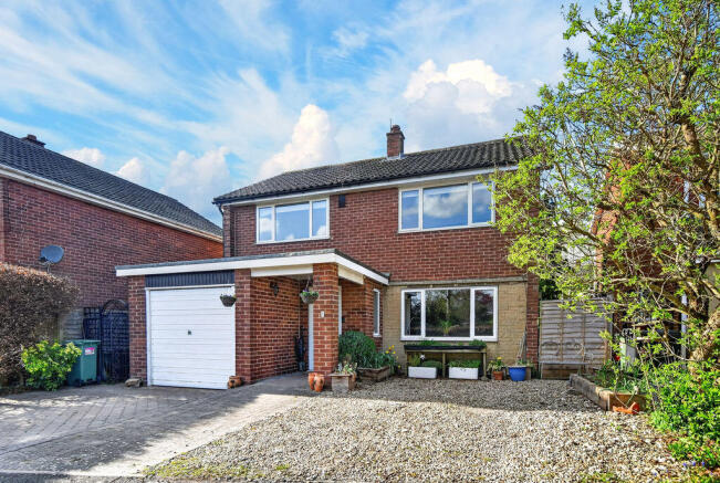 4 bed property, in Sandyridge, £580,000