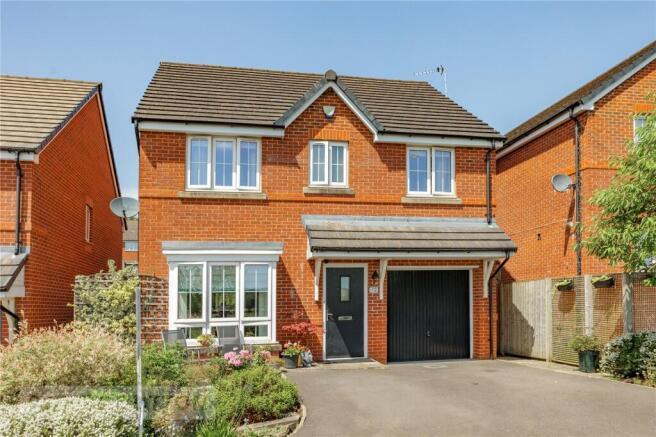 4 bed property, in Tarnside Close, £400,000