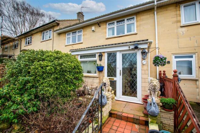 3 bed property, in Sheridan Road, £300,000