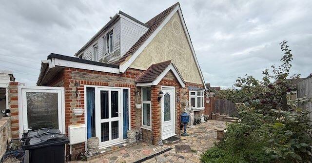 3 bed property, in 13 Meadow Way, £100,000