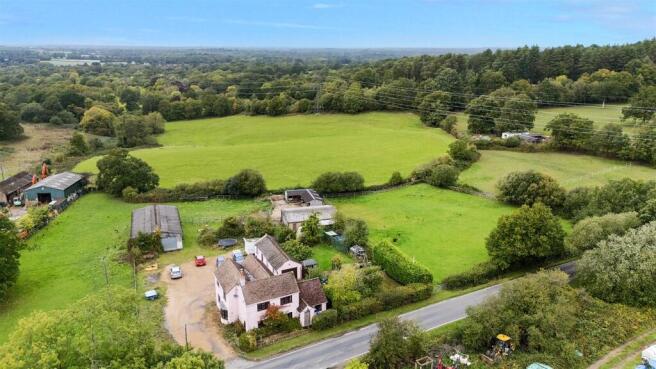 4 bed property, in Doras Green Lane, £1,500,000
