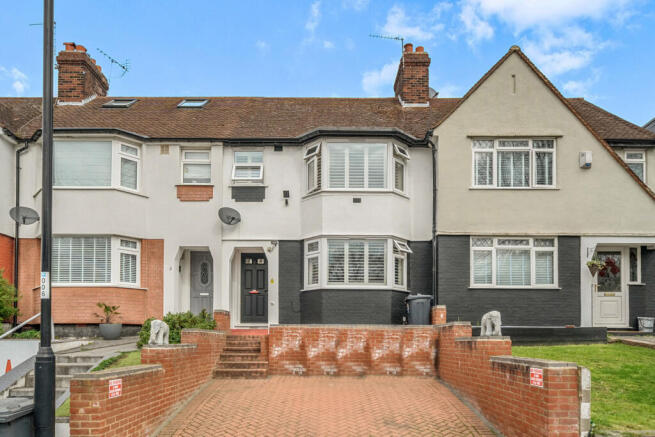 3 bed property, in Winlaton Road, £550,000