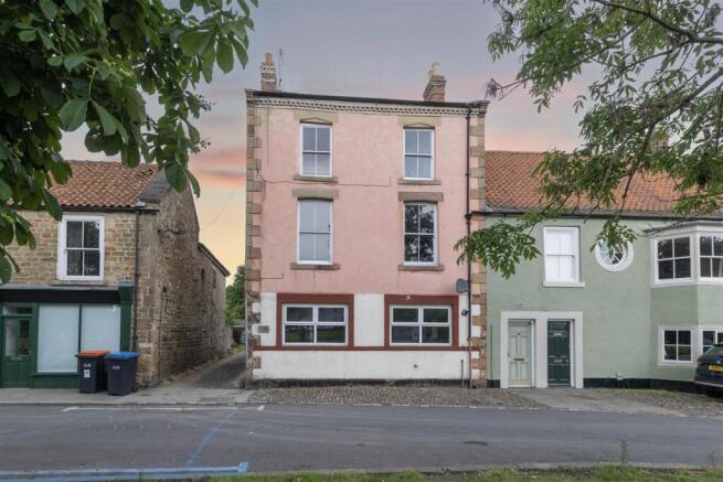 3 bed property, in Front Street, £55,000