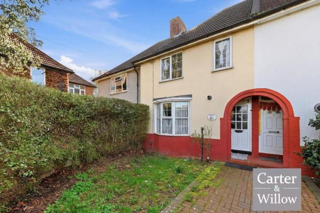 2 bed property, in Longbridge Road, £350,000