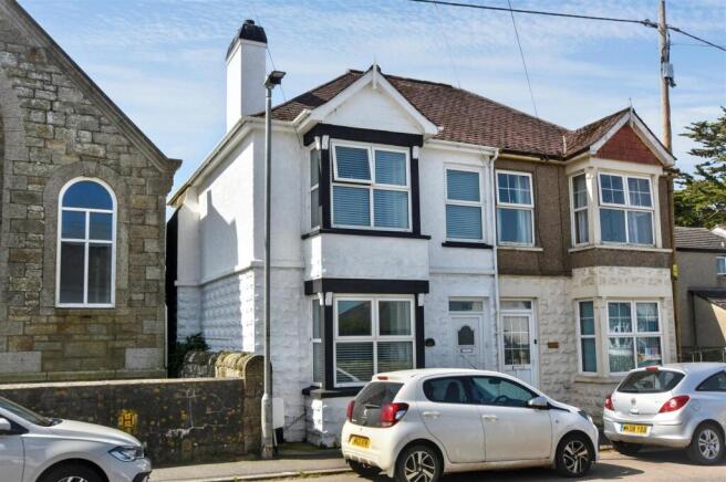 3 bed property, in Ashleigh Villa, £299,950
