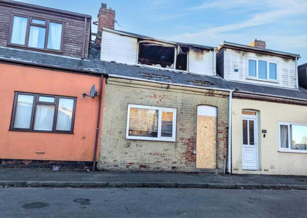 2 bed property, in 4 Bradley Terrace Easington Lane, £4,000