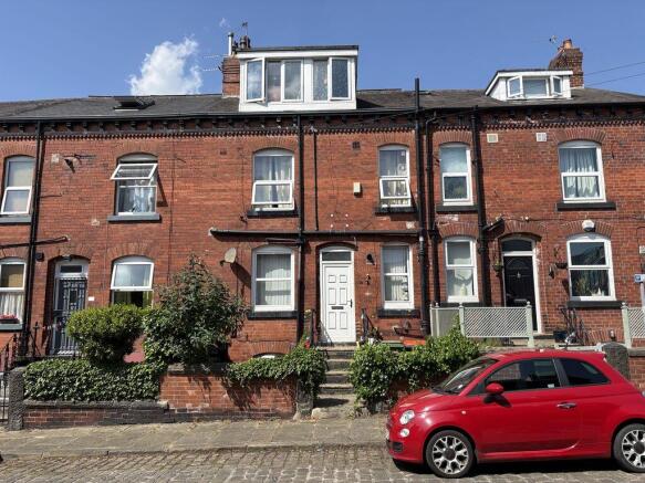 4 bed property, in Granby View, £235,000