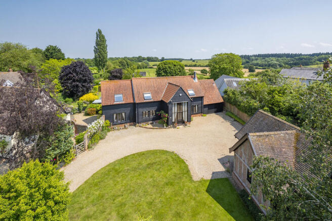 4 bed property, in Stanstead, £850,000