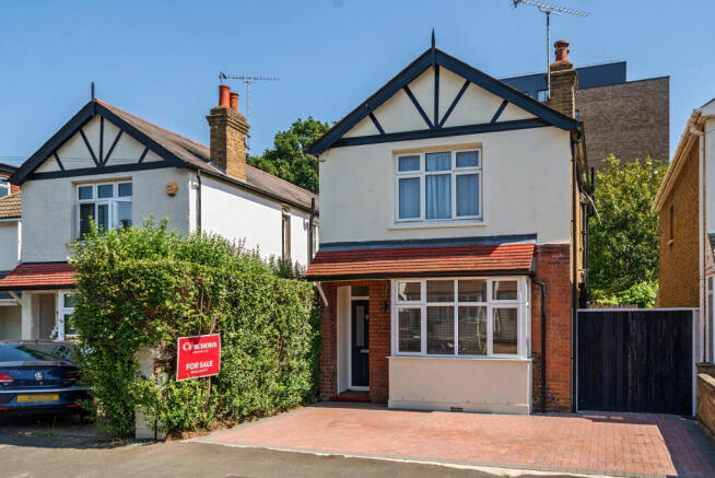 3 bed property, in Dudley Road, £700,000