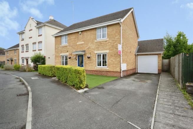 4 bed property, in Lathwell Way, £485,000