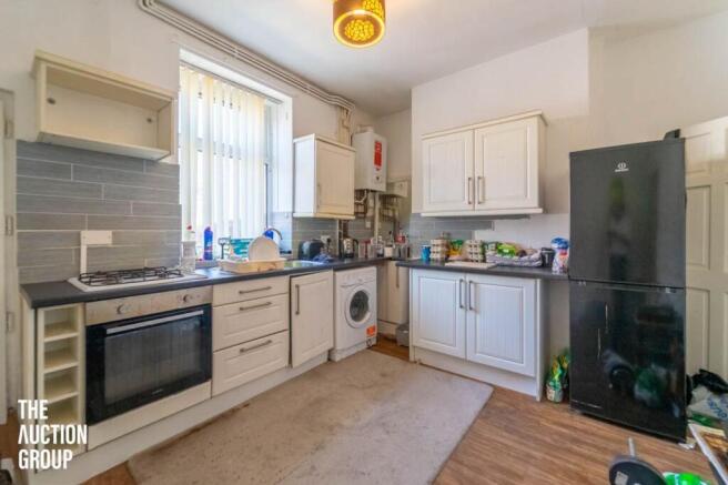 2 bed property, in St. Edmund Street, £65,000