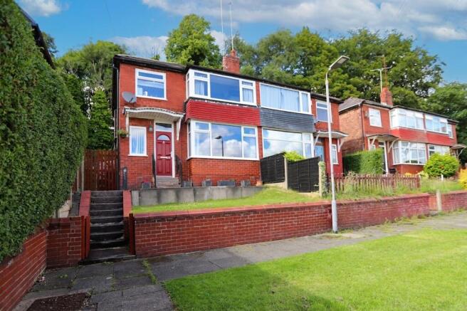 3 bed property, in Sunningdale Drive, £290,000
