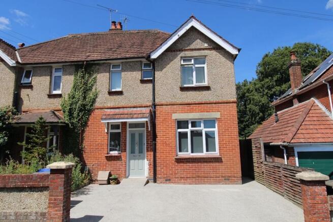 3 bed property, in St. Clair Road, £450,000