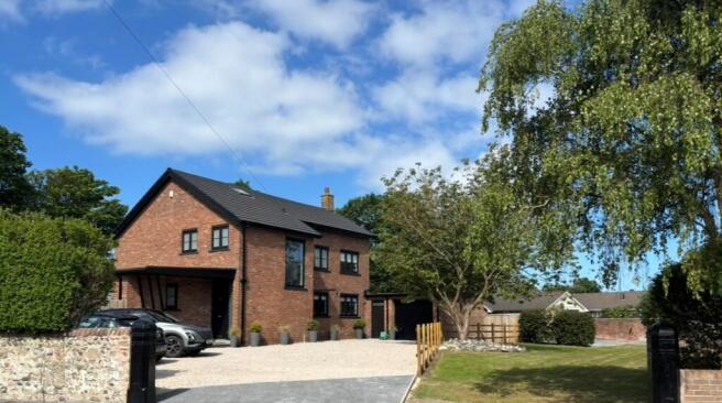 4 bed property, in The Old Rectory, £685,000