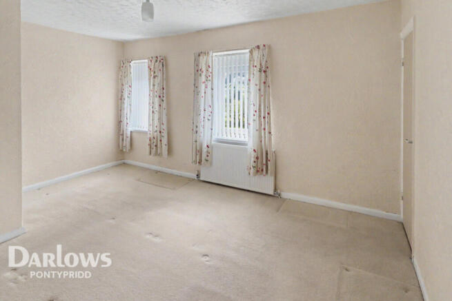 3 bed property, in Park View, £110,000